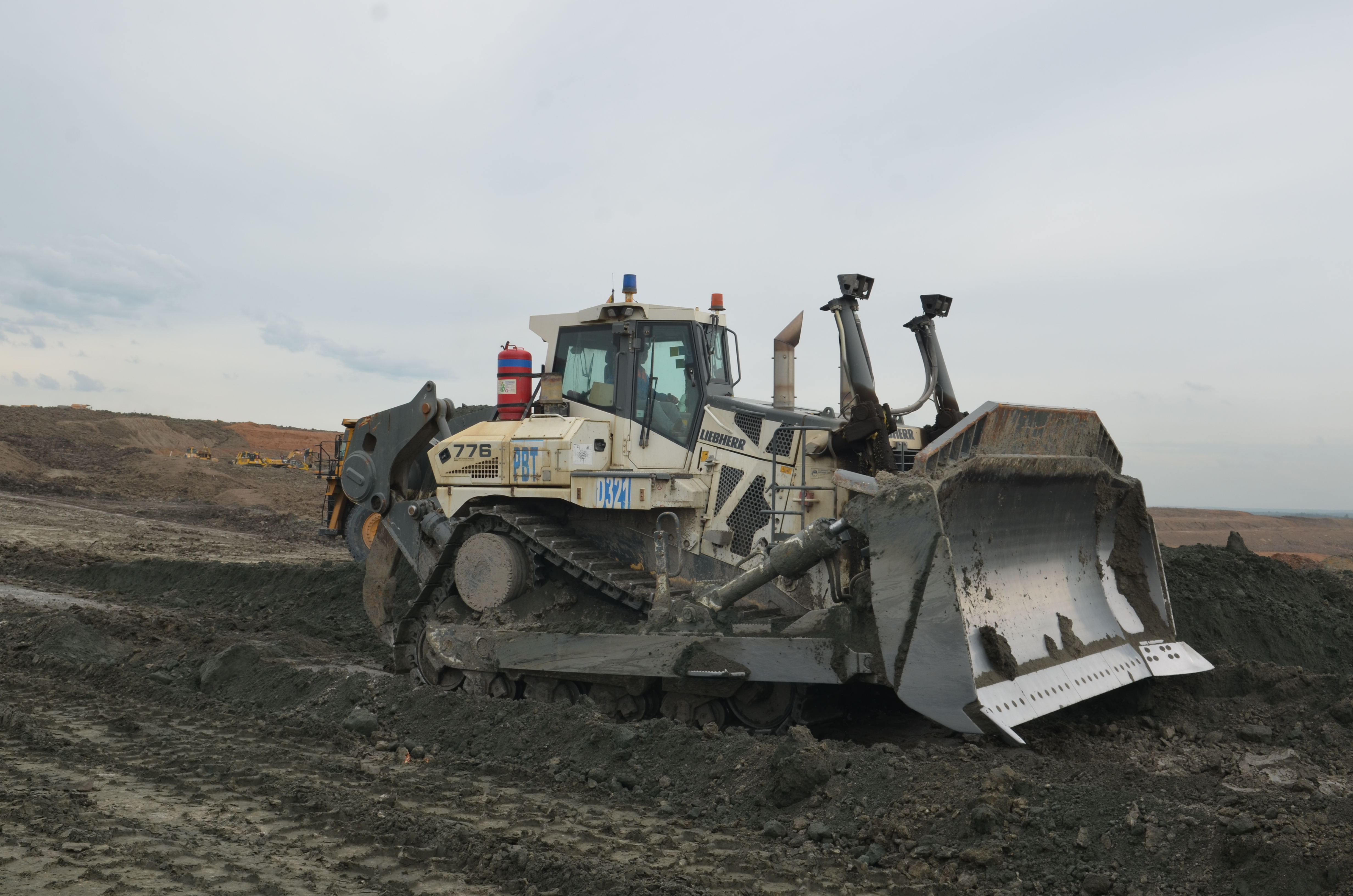 Mengapa Efisiensi Dozer Tidak Hanya Ditentukan oleh Horsepower?