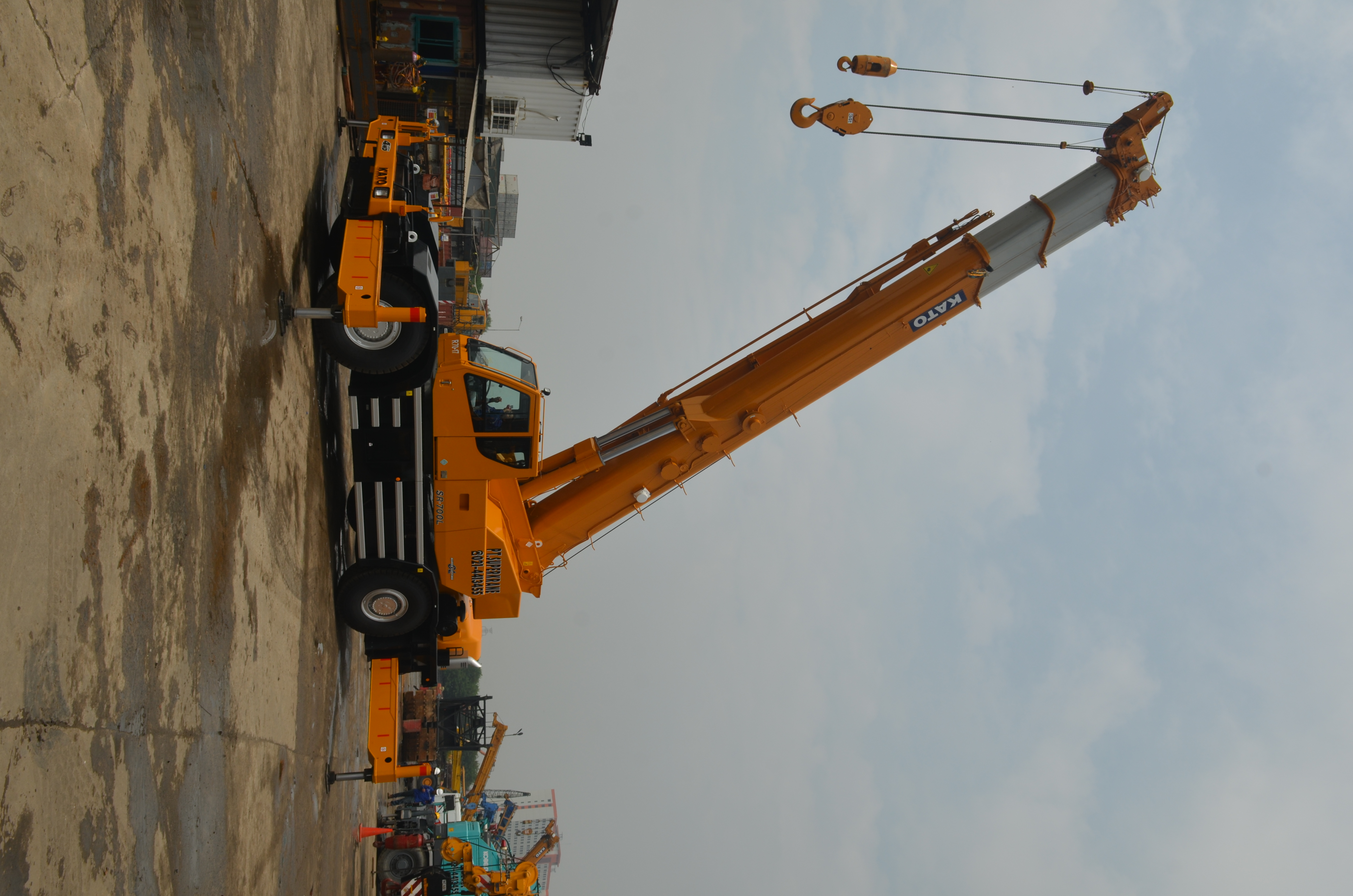 Mobilitas dan Kesiapan Unit: Faktor Penting dalam Operasional Mobile Crane